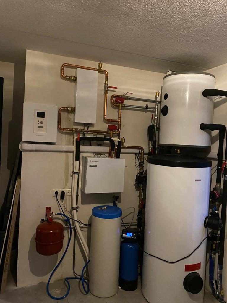 Complete Mitsubishi warmtepompinstallatie met boiler en buffervat, door AITL